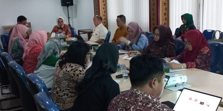 Ketua Dekranasda Lampung Riana Sari Arinal Pimpin Rapat Persiapan Lampung Craft 2023