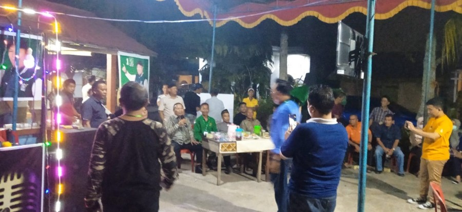 Drs Ramlan Holdan Bersilaturahmi Dalam Kegiatan Lomba Gaple Di Talang Kelapa