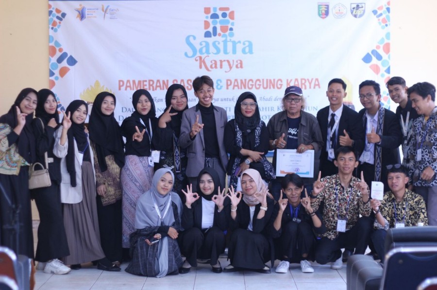 Isbedy Stiawan ZS, Paus Sastra Lampung Beri Motivasi Penulis Muda Lampung