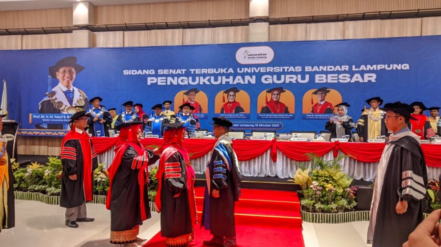Universitas Bandar Lampung Kukuhkan Empat Guru Besar