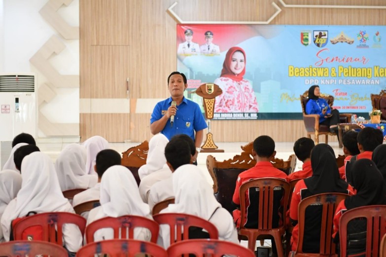 Bung Iqbal Isi Seminar, Pemuda Harus Kembangkan Ekonomi Kreatif