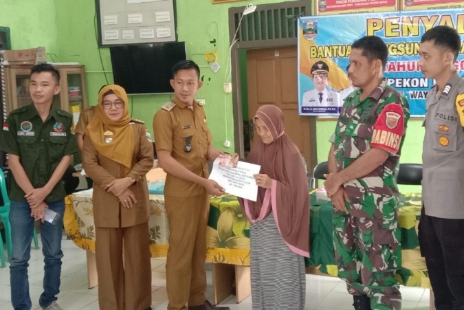 Pekon Penggawa V Ilir Kecamatan Way Krui Salurkan BLT DD Tahap Tiga