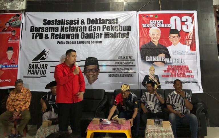 Relawan Ganjar-Mahfud bersama TPD, Kampanyekan Program Ganjar-Mahfud di Pulau Sebesi