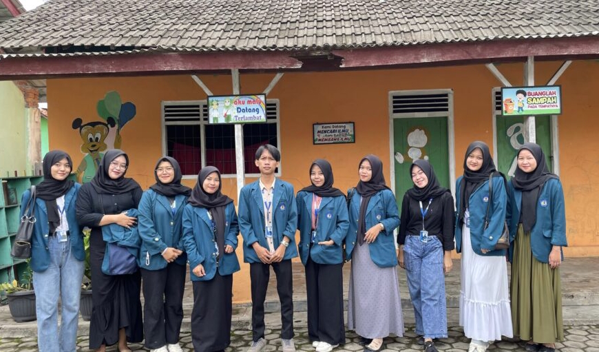 Mahasiswa KKN-PLP Desa Kertosari X Sosialisasikan Beasiswa Jalur SNBP Unila