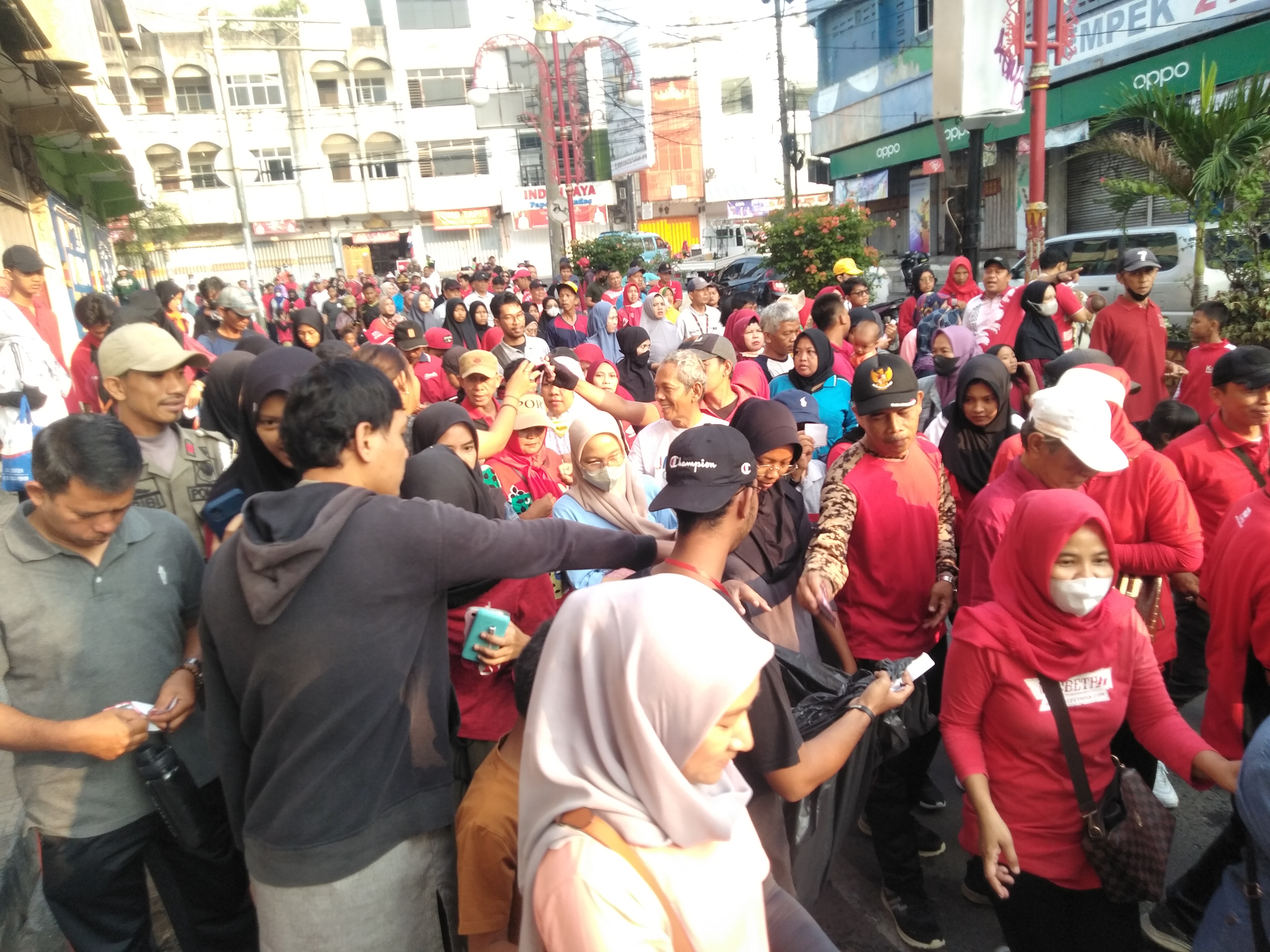 27 Ribu Warga Ikuti Jalan Sehat HUT Kota Bandarlampung, Rumah-Heri Mobil-Desmi