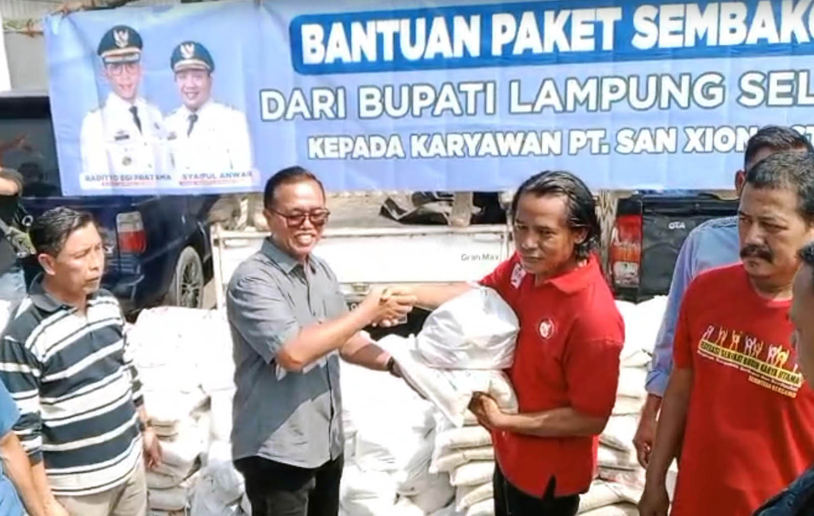 Bupati Lampung Selatan Peduli Buruh PT San Xiong, Salurkan Bantuan Sembako