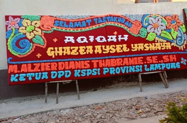 Helat Tasyakuran Cucu Pertama, Owner Tintainformasi.com A Muri Alfa Meriah Bersama Keluarga, Mitra dan Kolega Eerta Banjir Karangan Bunga