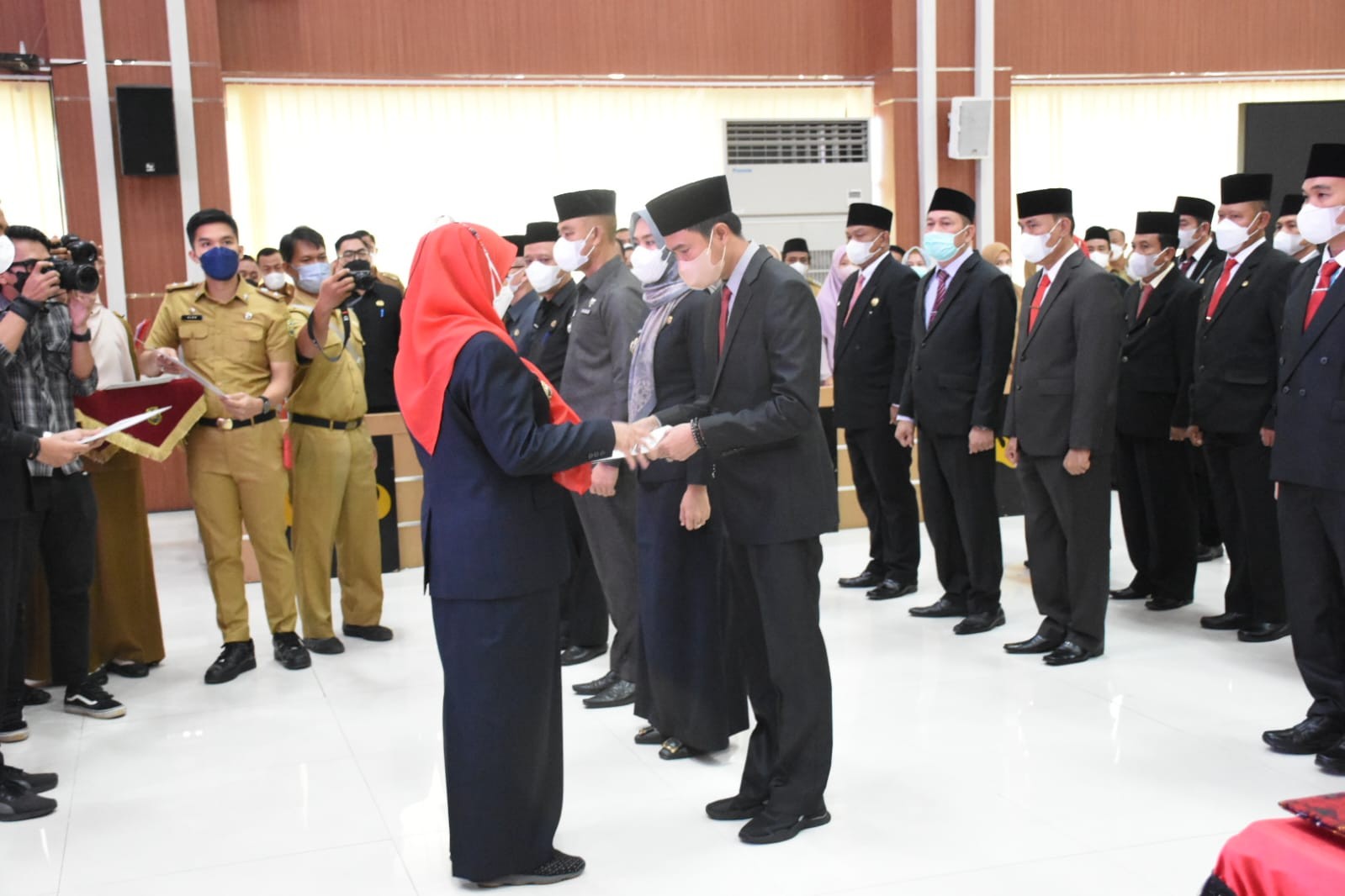 Walikota Eva Dwiana Roling Enam Pejabat Eselon II di Pemkot Bandar Lampung