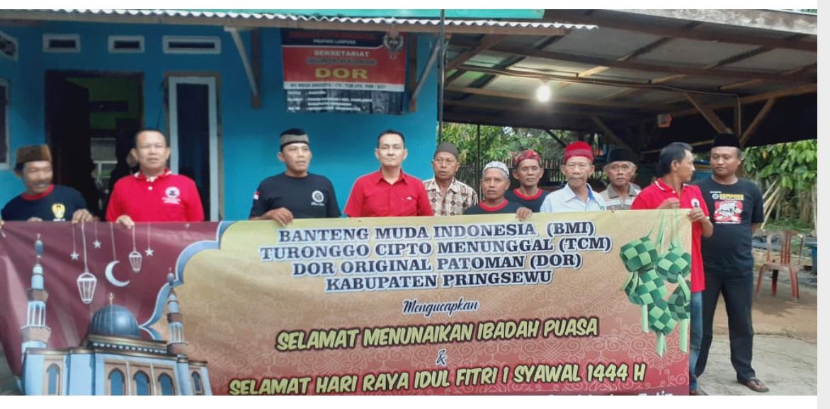 DPC Banteng Muda Indonesia Bagi Takjil Di Pagelaran