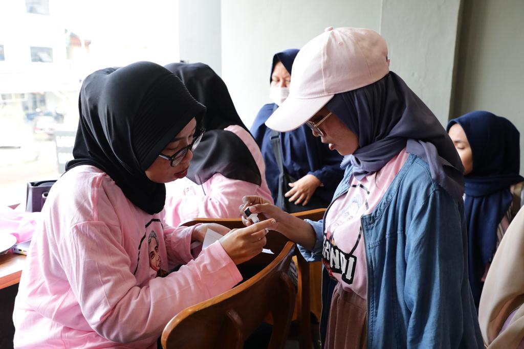 Srikandi Ganjar Gelar Kelas Pelatihan Sambung Bulu Mata di Lampung