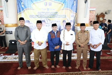 Gubernur Arinal dan Ibu Riana Bersama Ribuan Masyarakat Hadiri Pengajian Akbar Pemprov Lampung di Masjid Agung Taqwa Kota Metro
