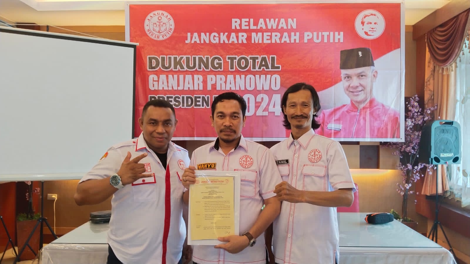 Terima SK, Ketua Relawan Jangkar Merah Putih Lampung Siap Bekerja Menangkan Ganjar Presiden RI
