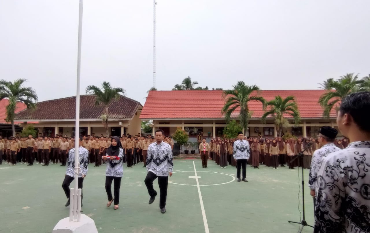 SMK YP Serdang Gelar Upacara Peringatan Hari Guru Nasional ke-78