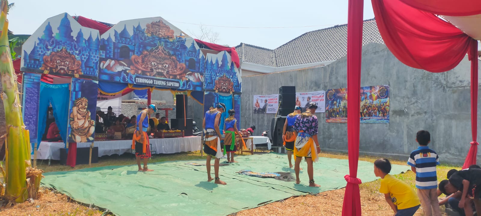 Relawan IM Ganjar Provinsi Lampung, Gelar Acara Seni Budaya Kuda Lumping di Kelurahan Waydadi Baru, Kecamatan Sukarame