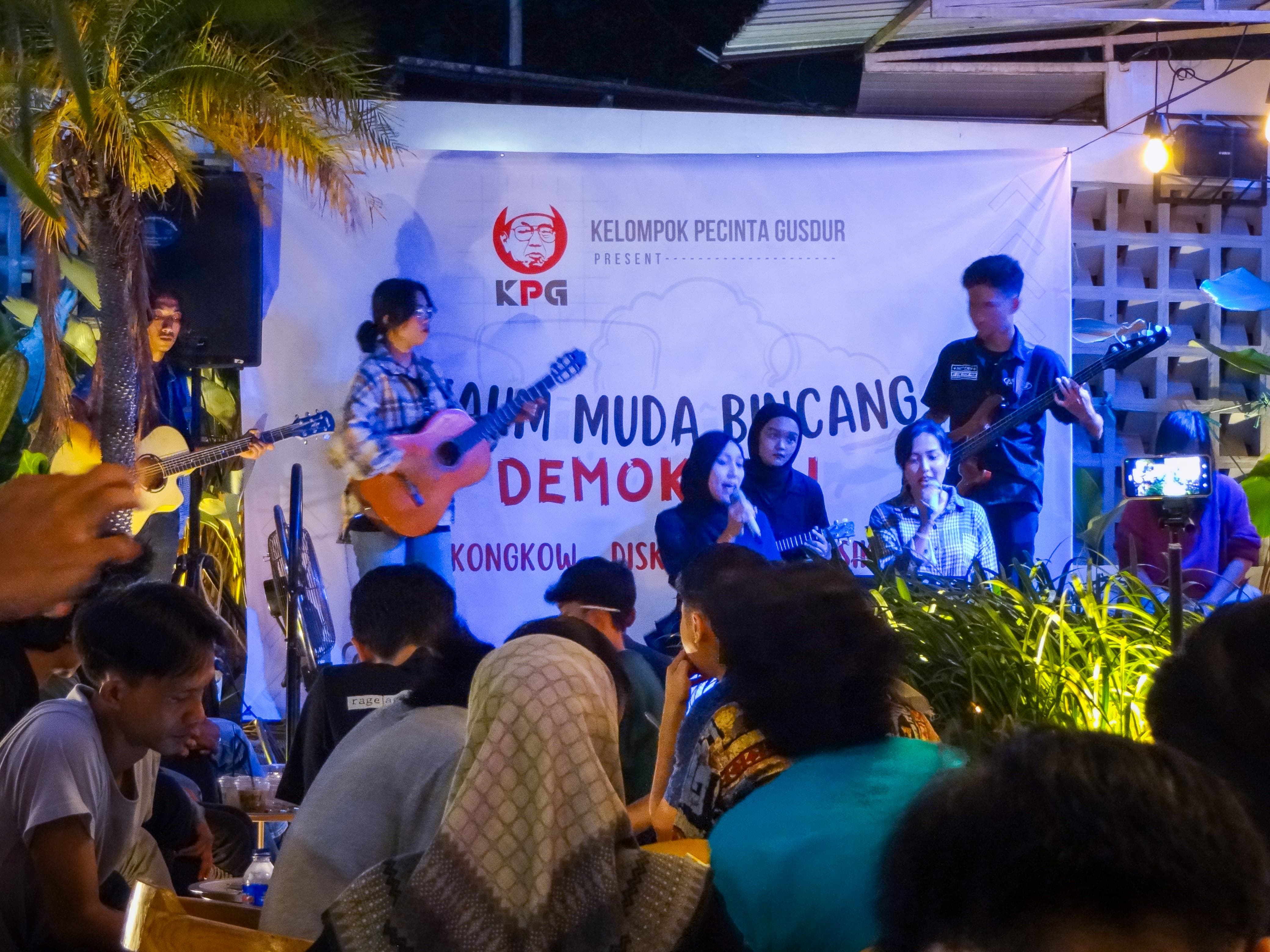 Kelompok Pecinta Gus Dur Lampung Gelar Dialog Demokrasi Dengan Kaum Muda