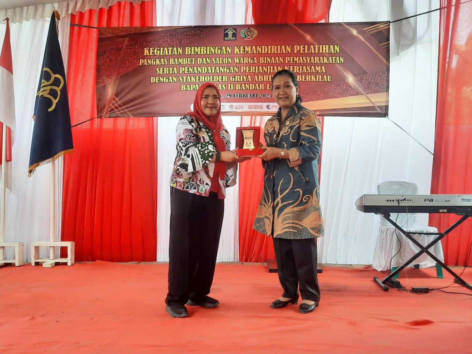 Membuka Bimbingan Kemandirian Lapas Kelas II Bandar Lampung, Walikota Eva Dwiana Beri Semangat Warga Binaan