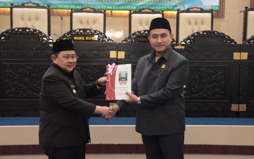 Wabup Pesibar Hadiri Paripurna Penyampaian Dua Ranperda Inisiatif DPRD