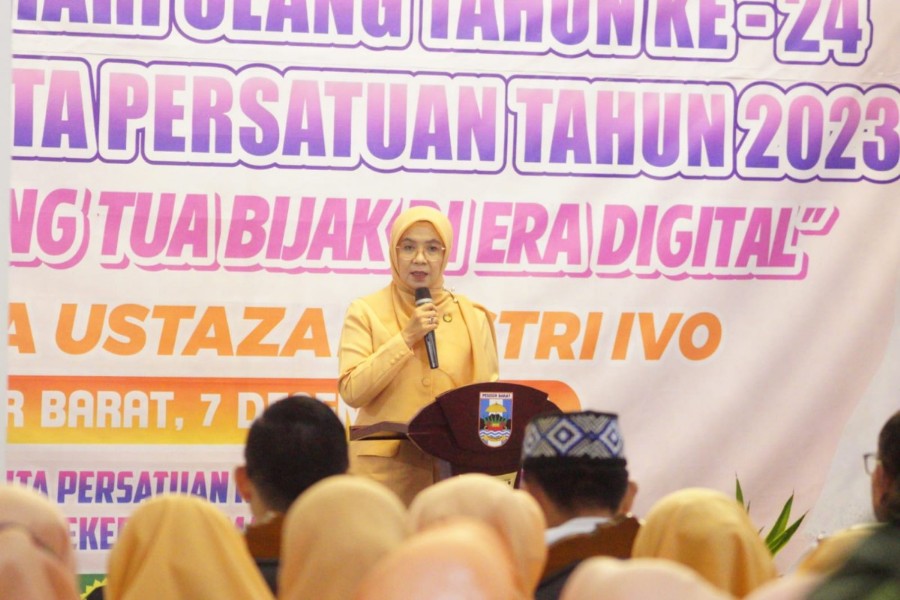 Septi Istiqlal Buka Seminar Parenting Dalam Rangka Peringati HUT Ke-24 DWP Tahun 2023