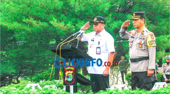 Pj. Sekda Tulang Bawang Ferli Yuledi Bertindak Sebagai Pembina Apel Gelar Pasukan Ops Lilin Krakatau Tahun 2023