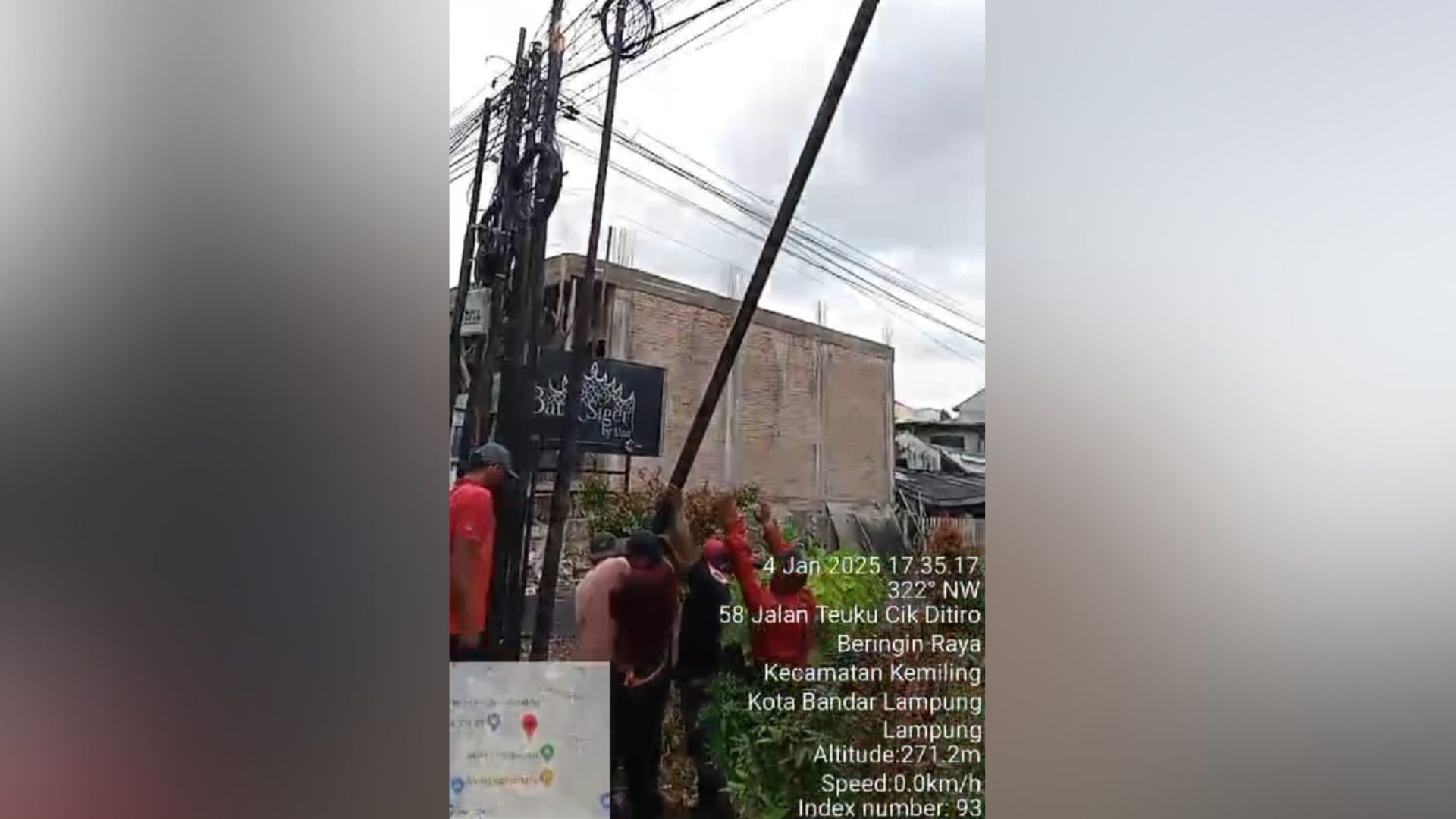 Camat Kemiling Bela Anak Buah, Dinas Perkim Tegas Bongkar Tiang di Beringin Raya