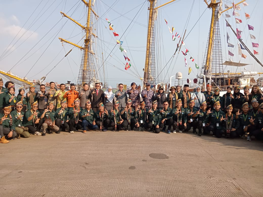 Eva Dwiana Lepas KRI Dewaruci dan Laskar Rempah