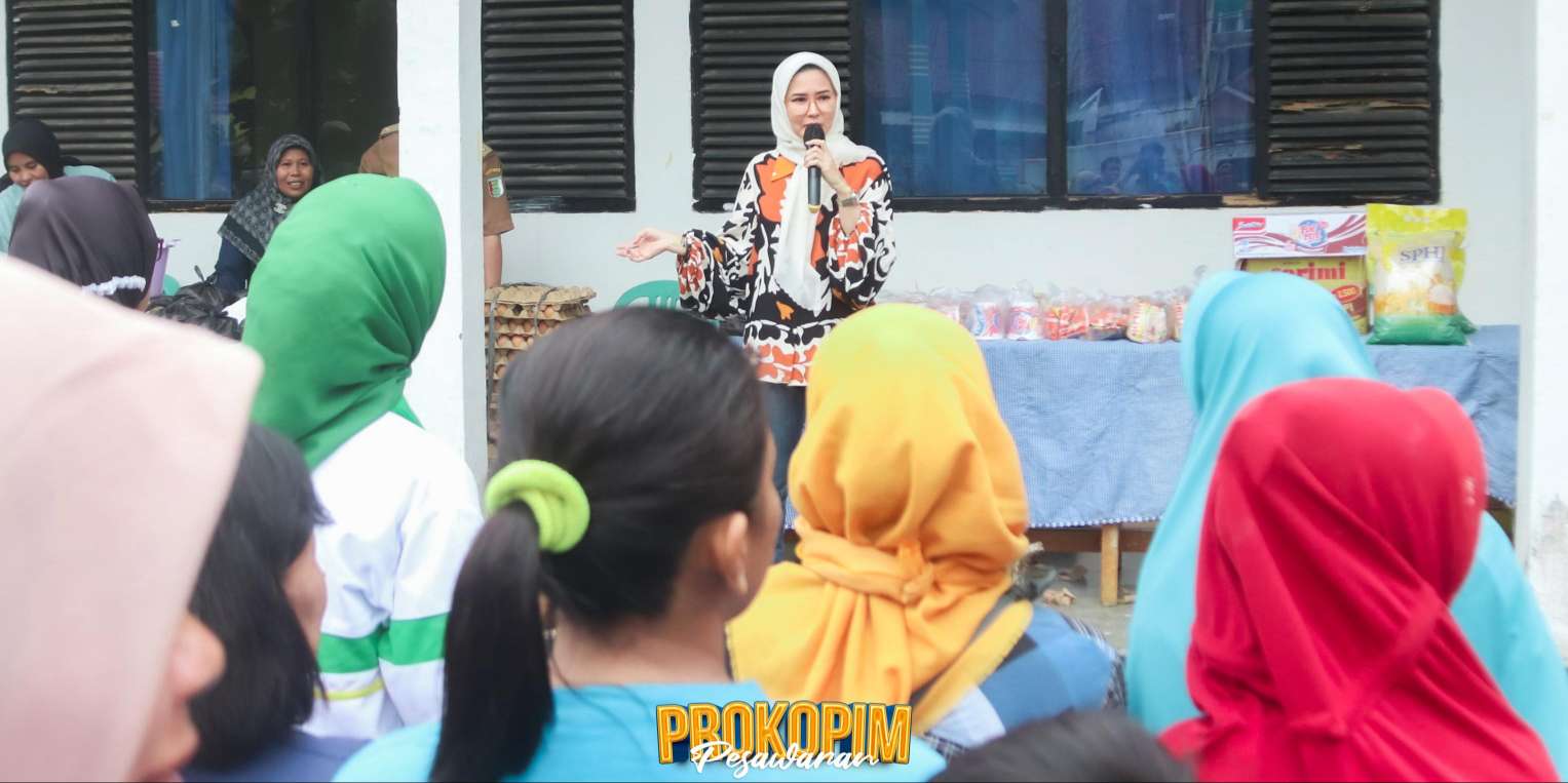 Pengendalian dan Pengurangan Dampak Inflasi, Nanda Indira Buka Pasar Murah Mandiri