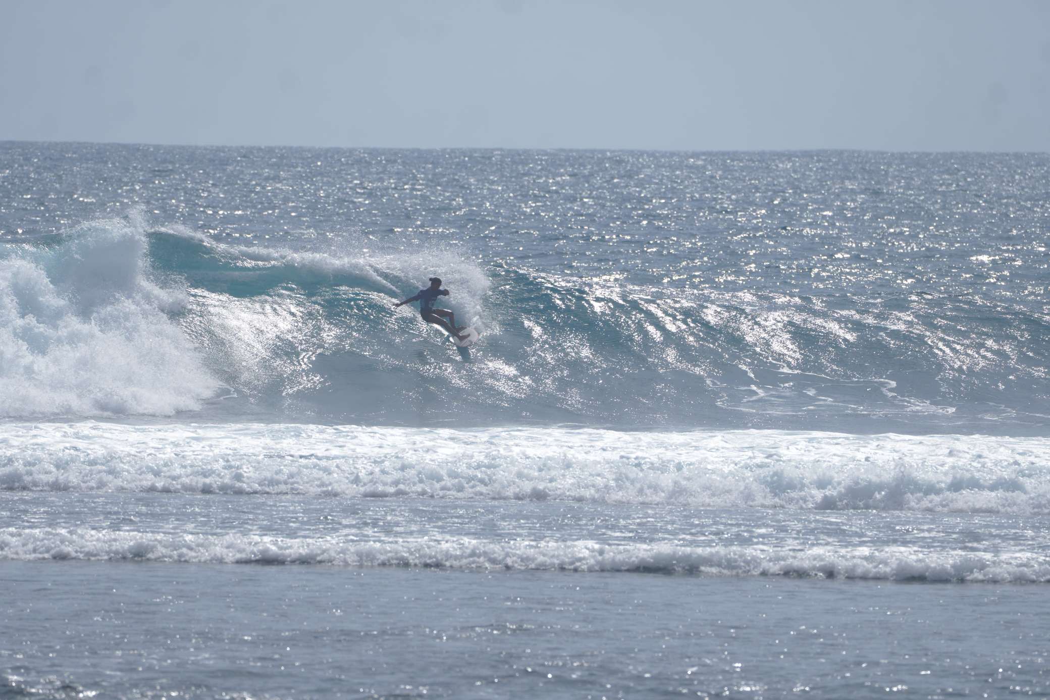 Hari Pertama WSL Krui Pro QS 6000, Junior Men dan Women Panaskan Ombak Pesisir Barat