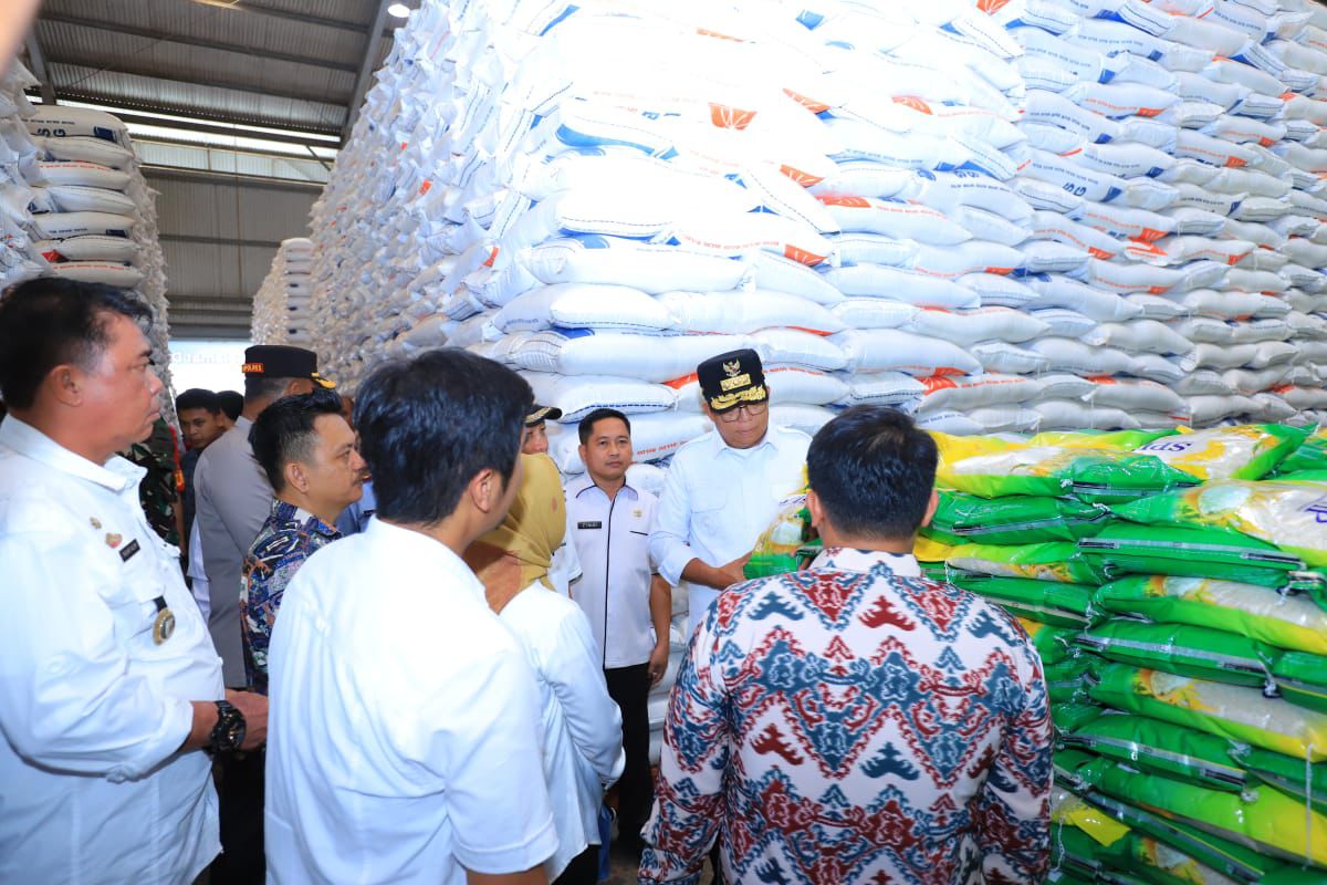 Pj Gubernur Lampung Pastikan Ketersediaan Pangan Aman Jelang Pilkada