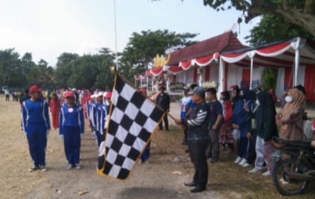 Dinas Pendidikan Pesisir Barat Gelar Lomba Kreasi Baris Berbaris Meriahkan HUT RI ke-79
