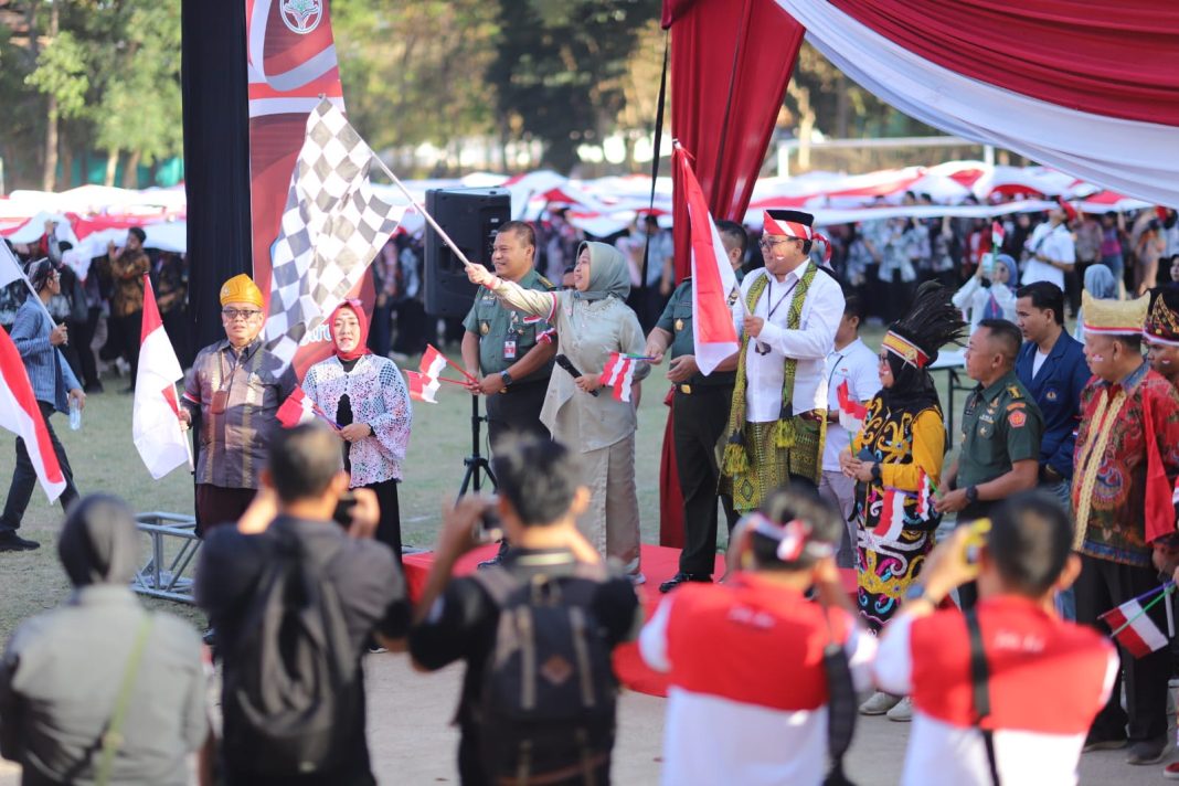 Ribuan Mahasiswa Unila Padukan Langkah dalam Kirab Merah Putih