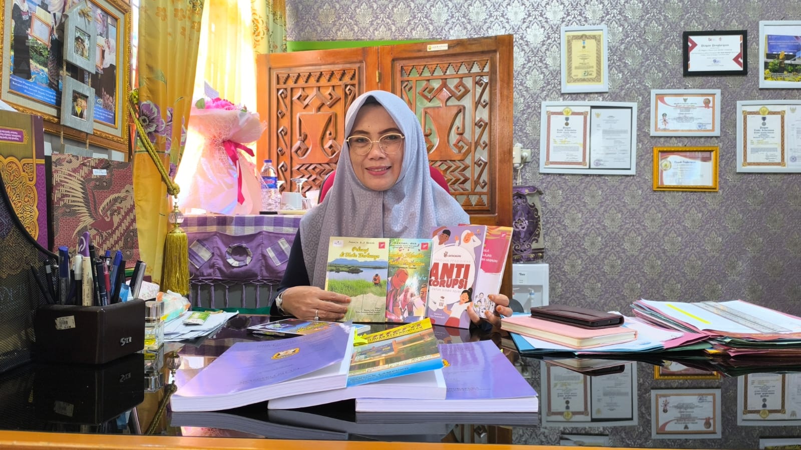 Kusrina, Kepala SDN 2 Rawa Laut Inovatif yang Berprestasi