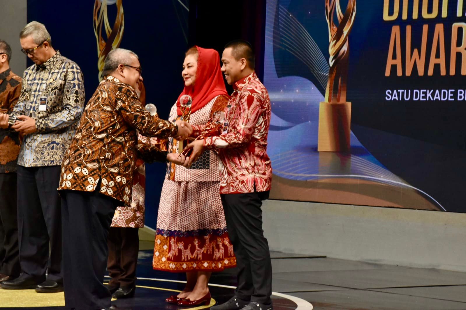 Pjs Walikota Metro Descatama Terima Penghargaan Bhumandala Ariti