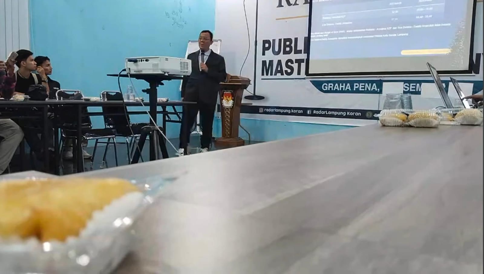 Hasil Survei Pilkada Lampung 2024: Eva-Deddy Unggul di Pilwalkot Bandarlampung, Persaingan Ketat di Lampung Utara