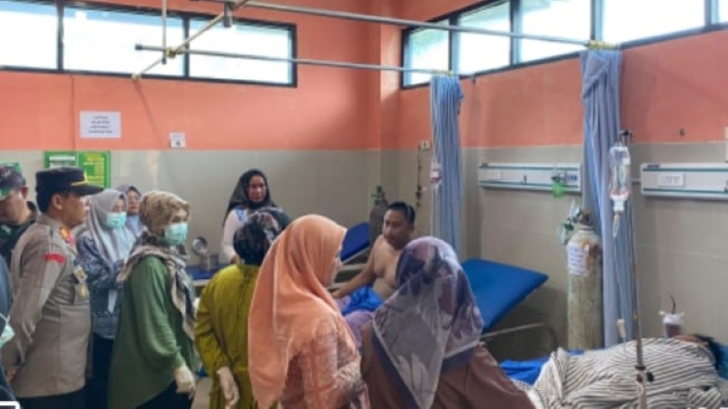 Tiga Wisatawan Terseret Ombak di Pantai Ilahan Pesisir Barat, Dua Selamat