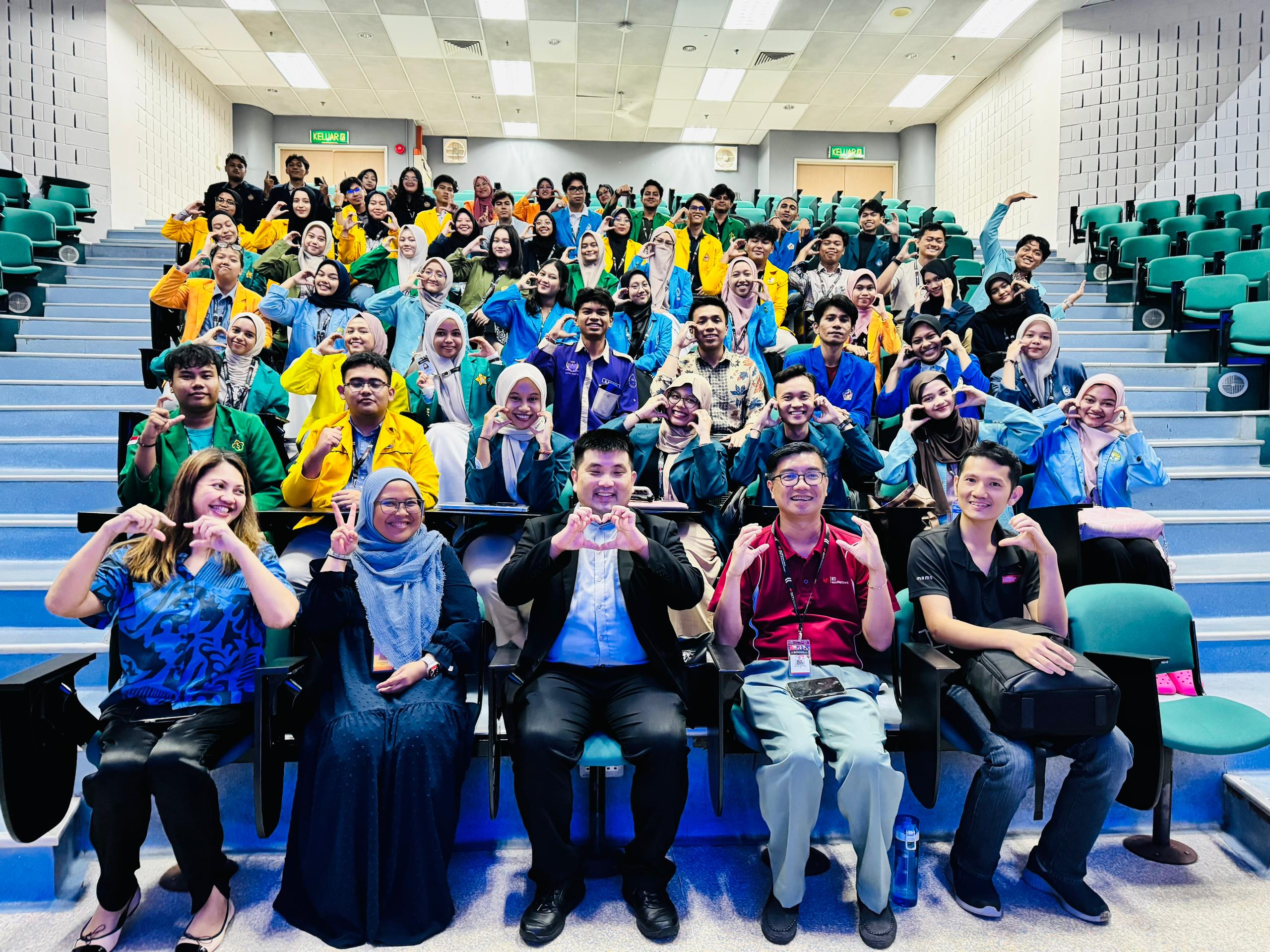 Mahasiswa FKIP Unila Sukses Gelar Proyek Kemanusiaan di Malaysia