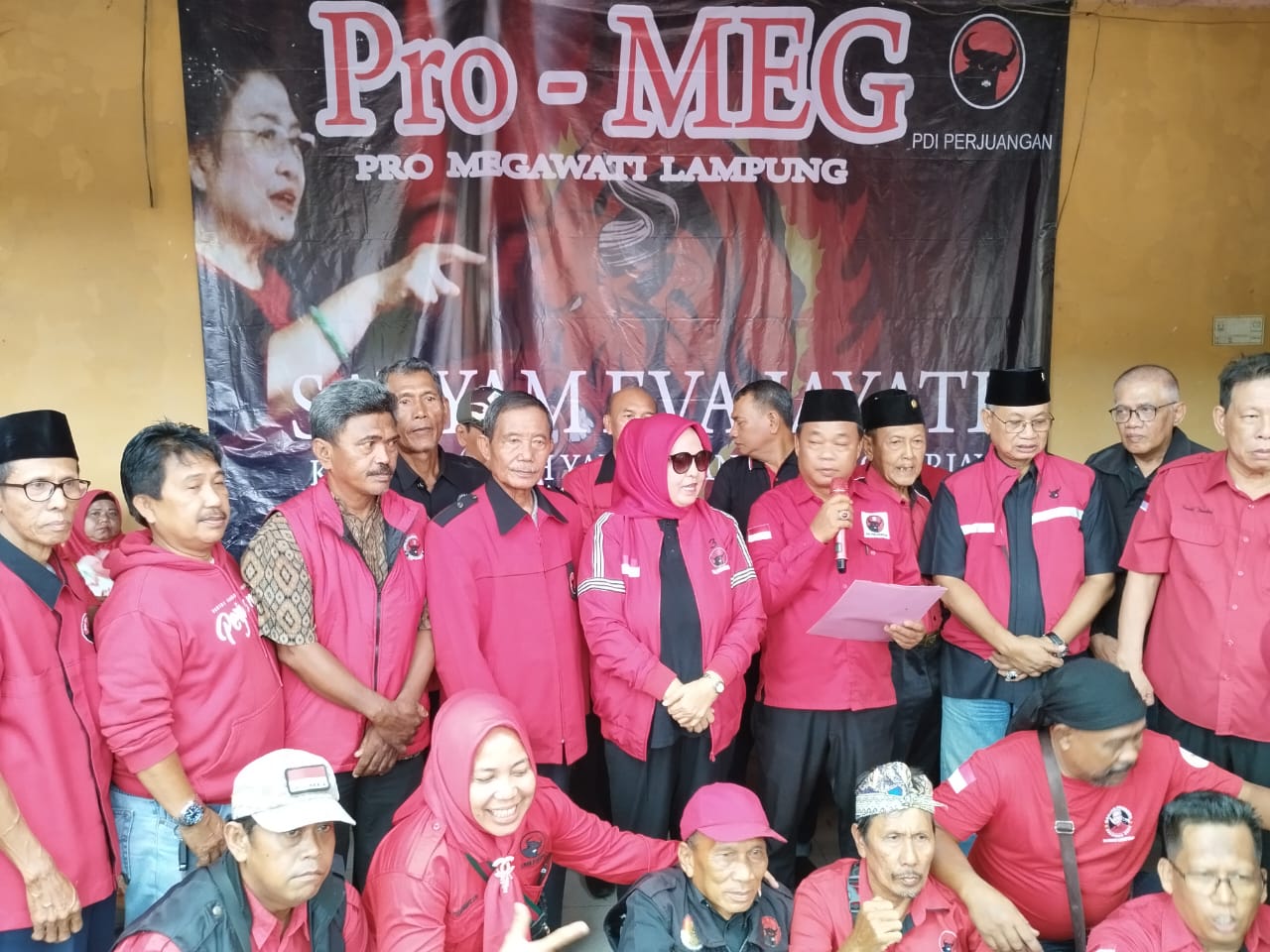 Cap Jempol Darah, Kader Pro-MEG Lampung Teguhkan Dukungan untuk Megawati
