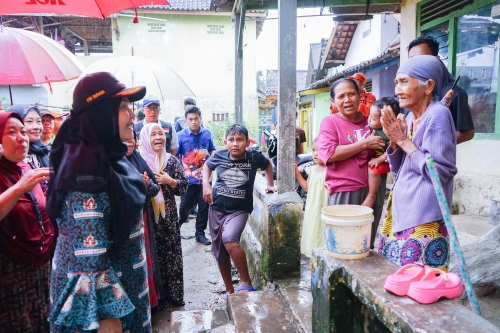 Eva Dwiana Tinjau Langsung Lokasi Banjir, Janji Perbaiki Rumah Warga Terdampak