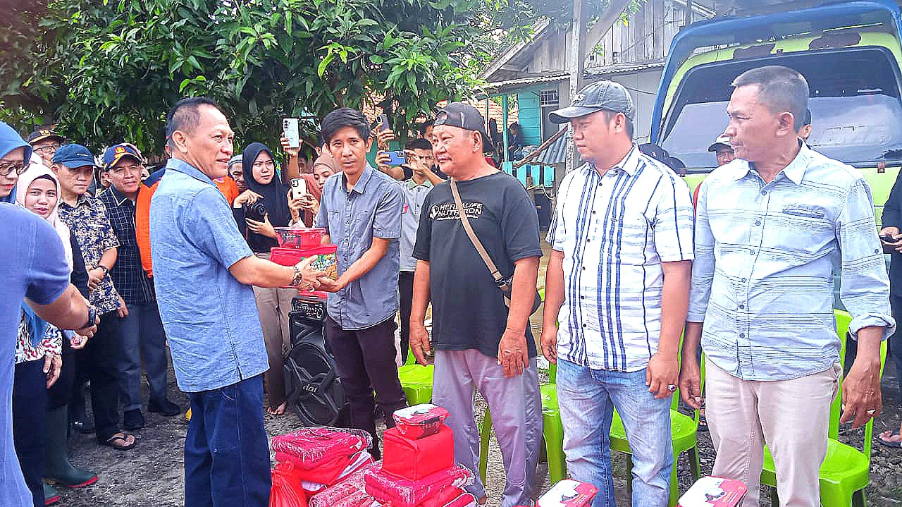 Bupati Tulang Bawang Turun Langsung Pantau Banjir di Kampung Bugis