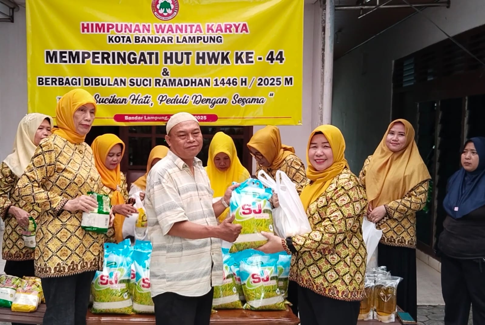 HWK Bandar Lampung Rayakan HUT Ke-44 dengan Berbagi Sembako