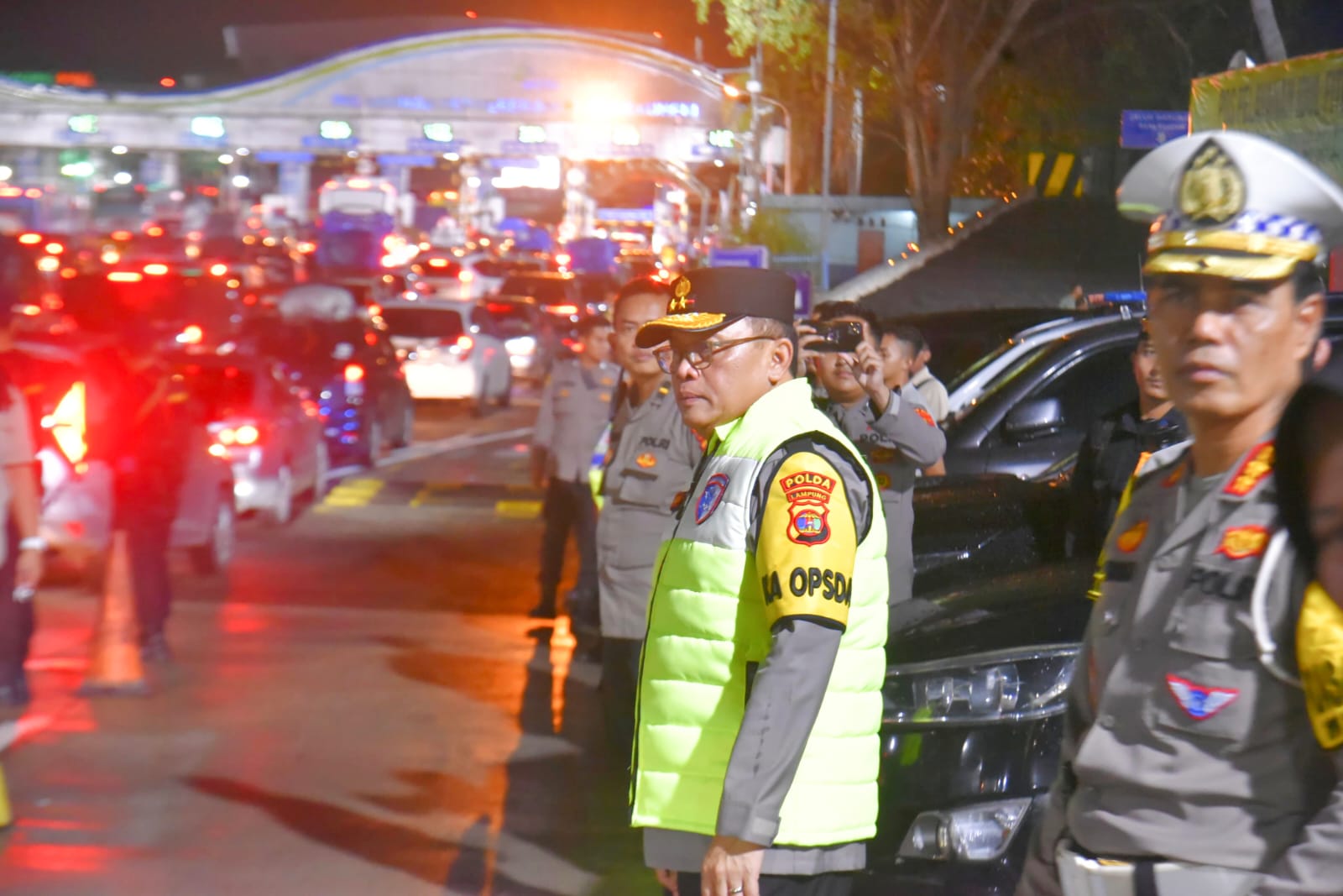 Direktur Lalu Lintas Polda Lampung Dampingi Kapolda Berhujan demi Kelancaran Arus Balik 2025