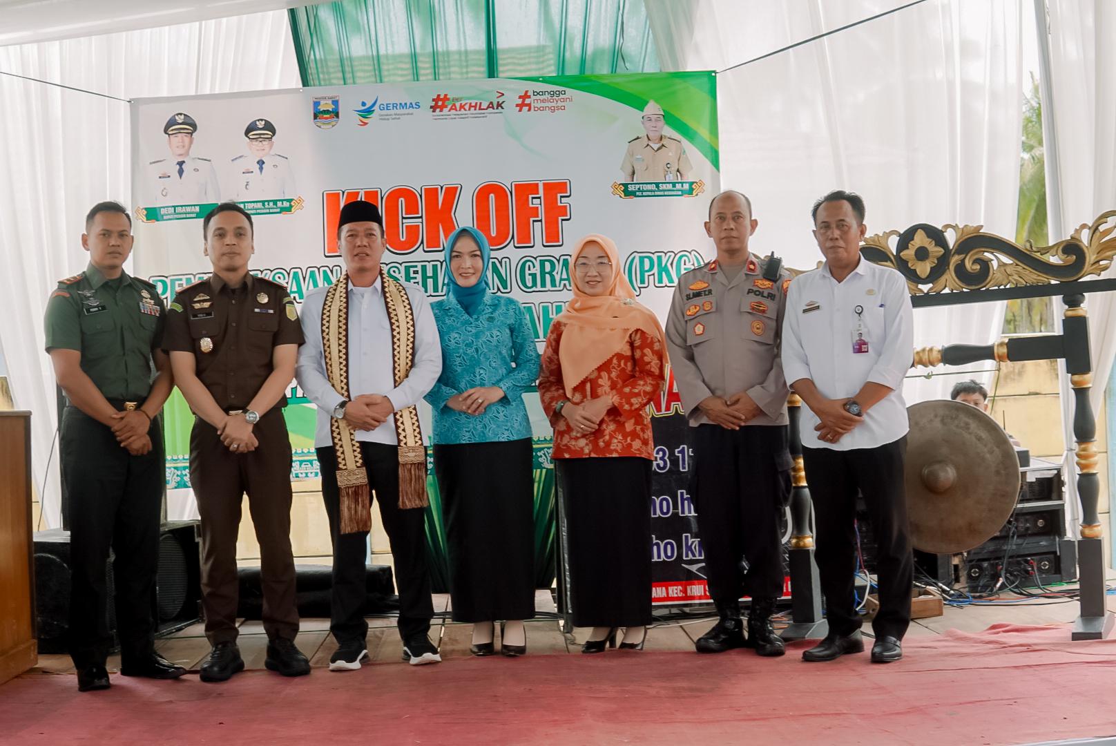 Bupati Dedi Irawan Resmikan Kick Off Pemeriksaan Kesehatan Gratis di Krui Selatan