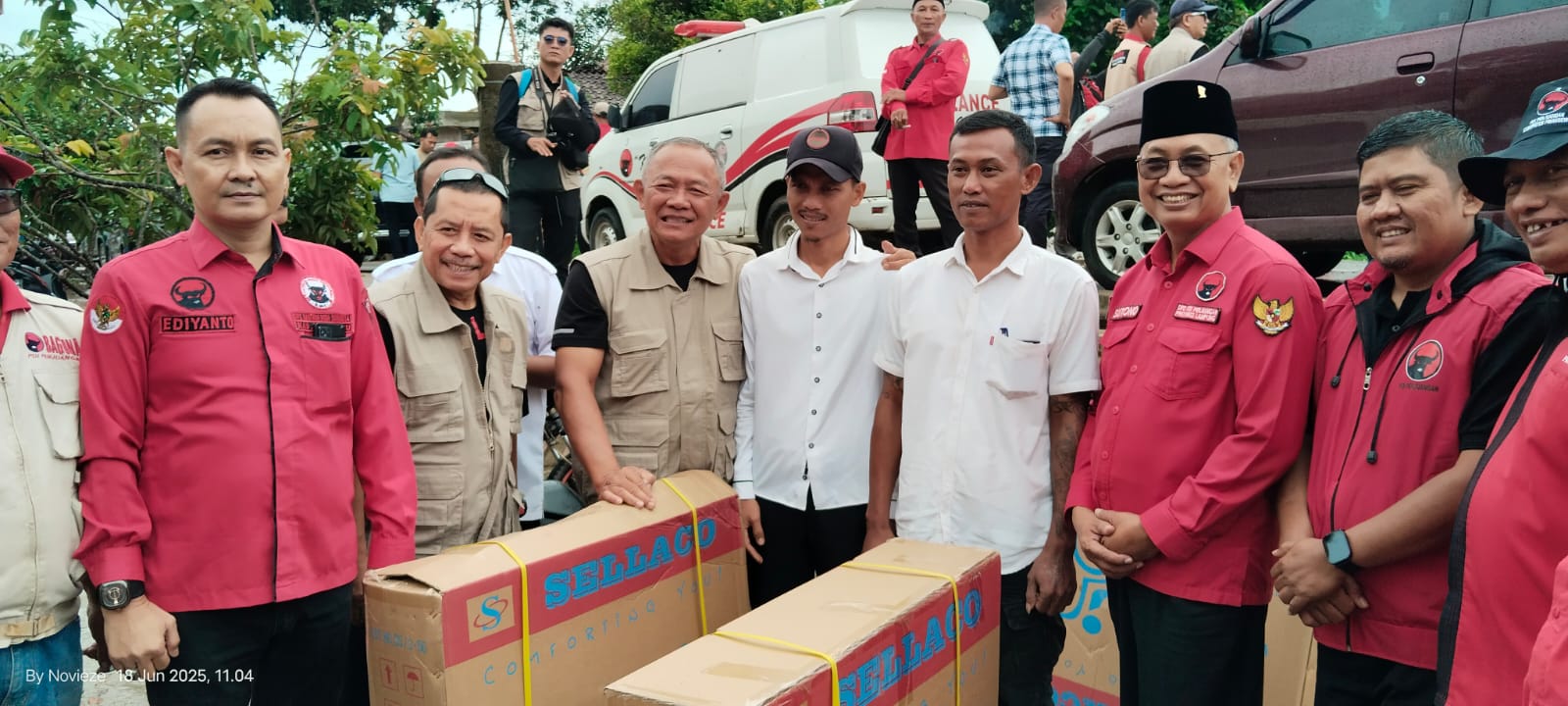 Kepala Baguna PDIP Salurkan Bantuan Kursi Roda di Pringsewu dalam Rangka Bulan Bakti Bung Karno