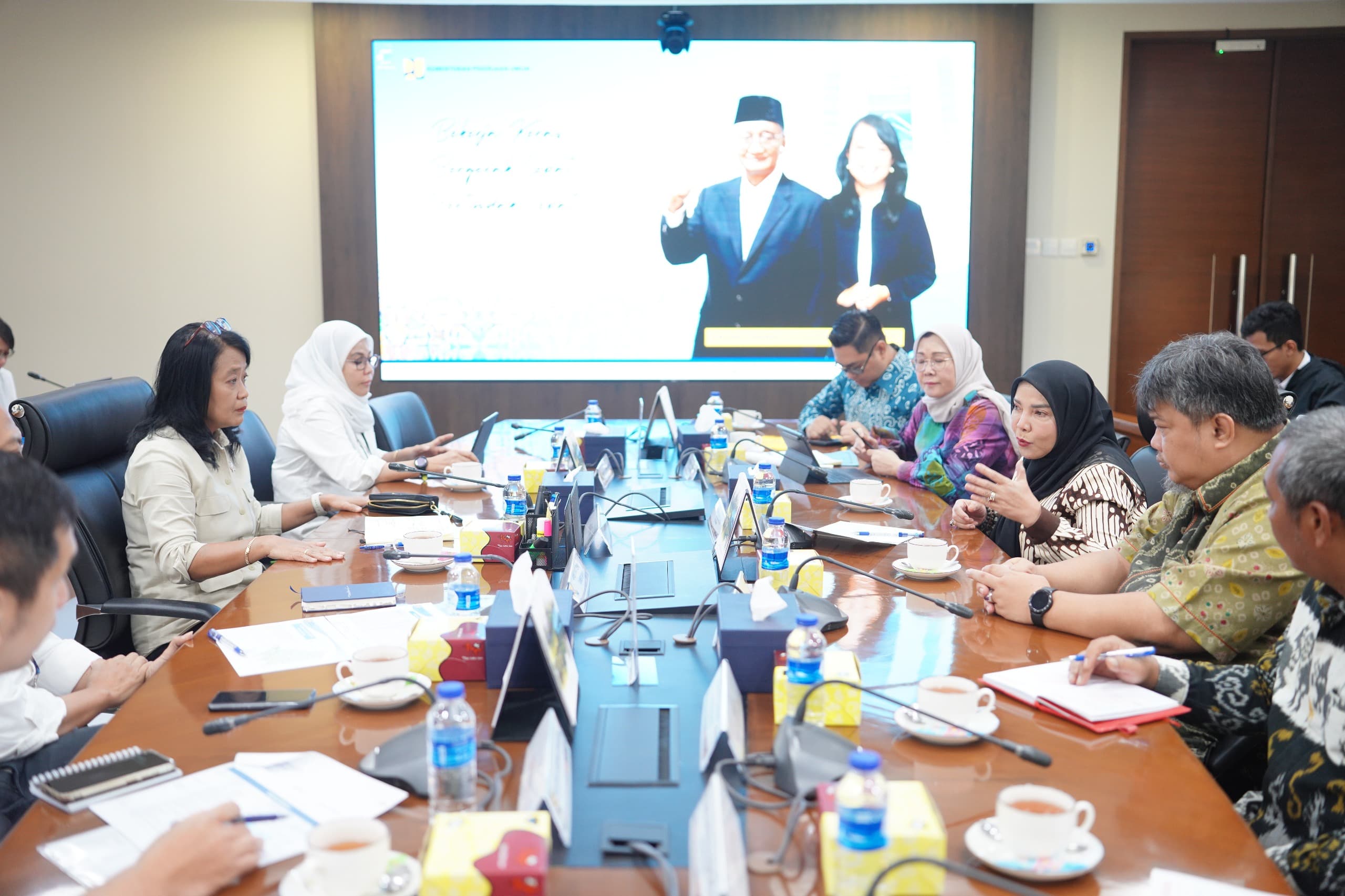 Atasi Banjir dan Air Bersih, Walikota Eva Dwiana Audiensi dengan Wamen PU