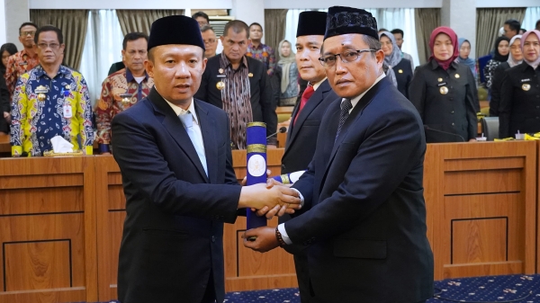 Dua Pejabat Tinggi Pemprov Lampung Resmi Bertukar Posisi