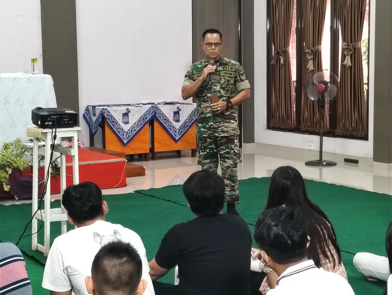 Danramil 0410-04/TKT Mayor Cke Yudi Nugroho Beri Pembinaan Disiplin di Gereja Bethani