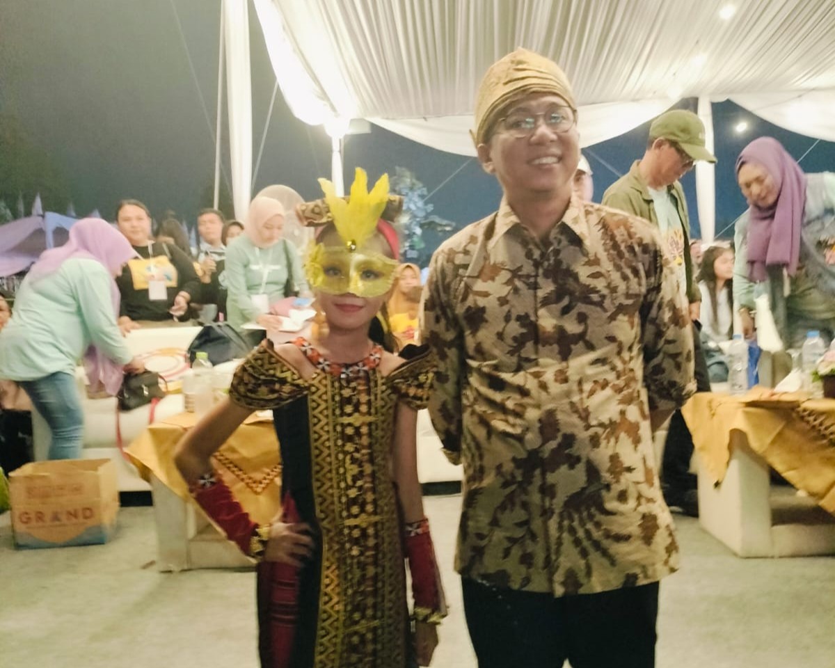 Modeling Cilik Nindya Nafisya Putri Curi Perhatian di Pembukaan Festival Krakatau 2025