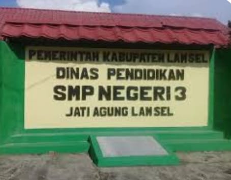 Buntut Dugaan Pungli, Kepala SMPN 3 Jati Agung Didesak Mundur