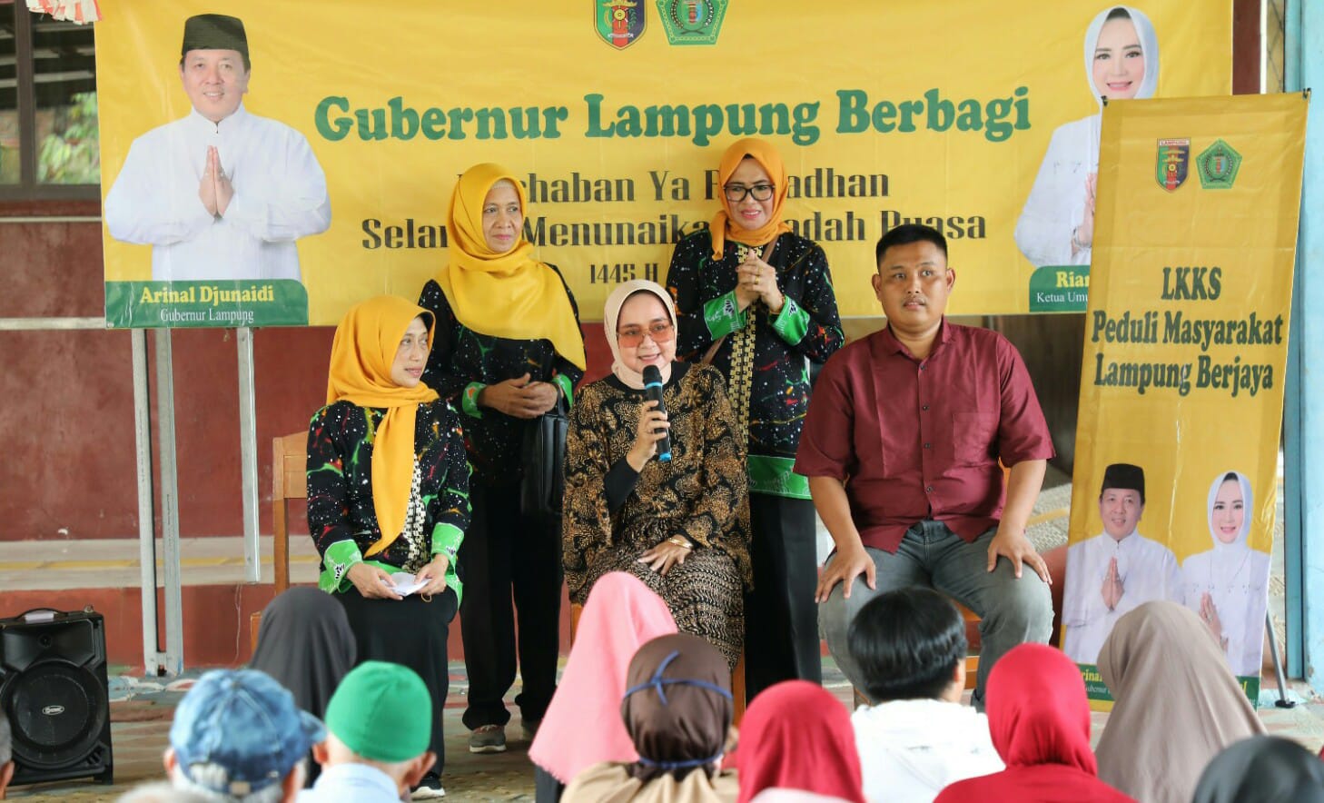 Ketua LKKS Lampung Bagikan Takjil kepada Komunitas Disabilitas Sensorik Netra