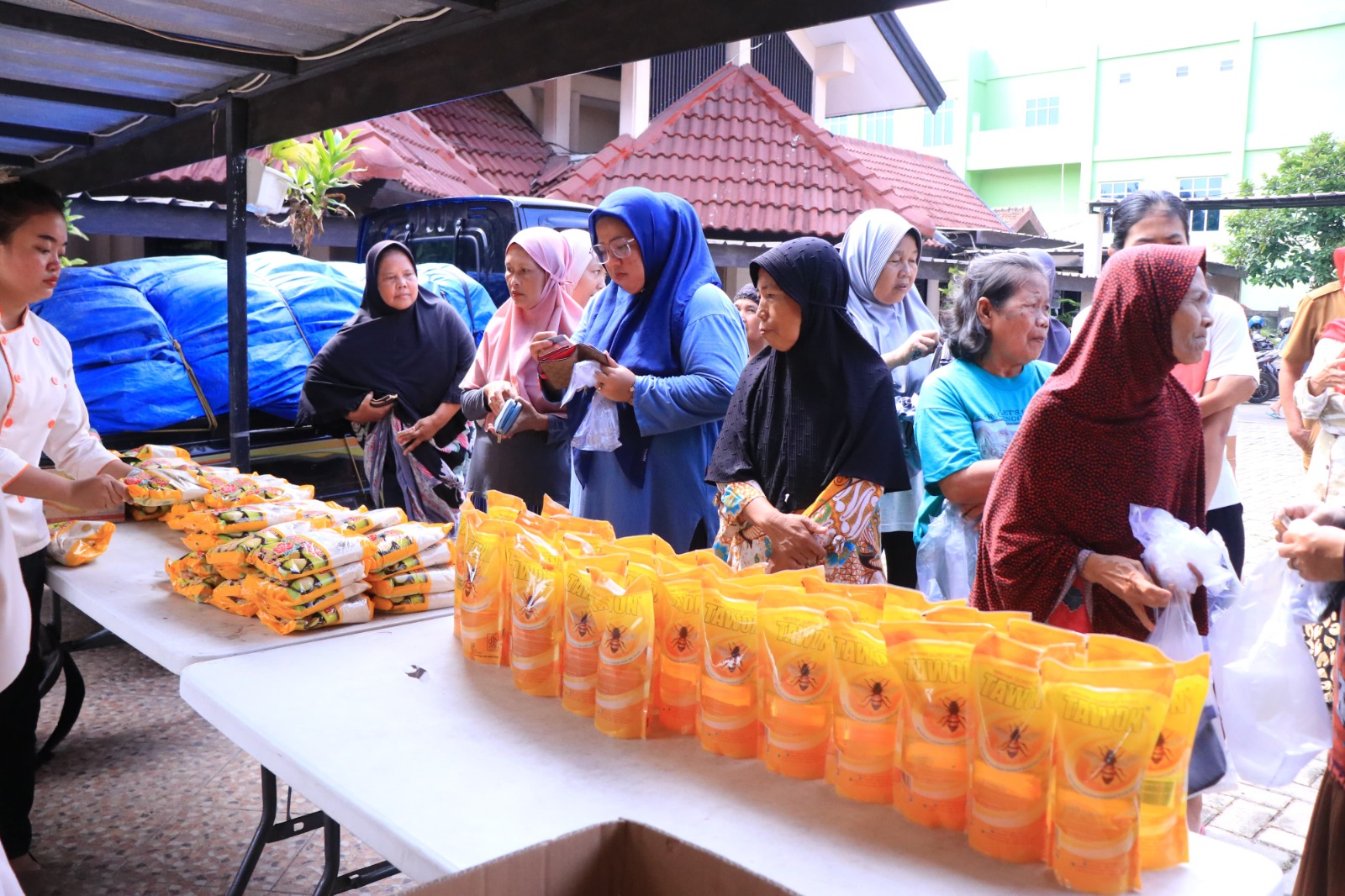 Gubernur Lampung Arinal Djunaidi Gelar Bazar Ramadan dan Pasar Murah