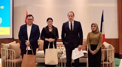 Alumni FKIP Universitas Lampung Meraih Sukses di Kantor Konsulat Prancis